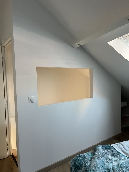 Avant travaux — Une ouverture décorative sous les combles